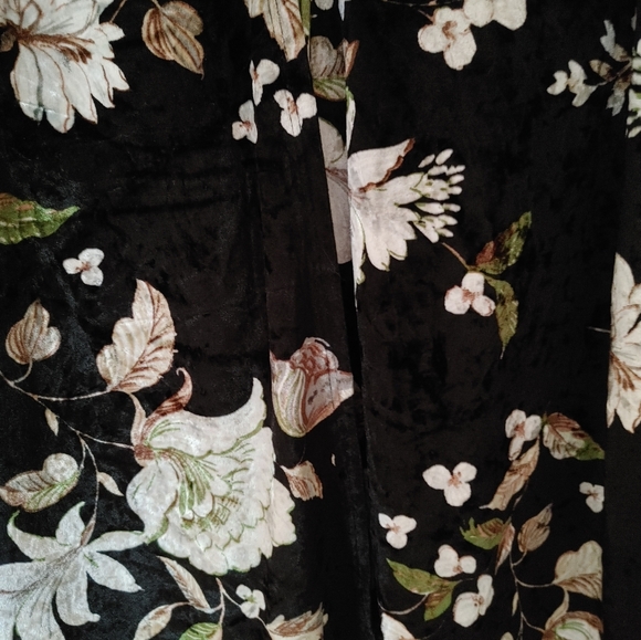 Acting Pro Black Floral Velour Duster/Cardigan~ Size XL - Picture 6 of 8